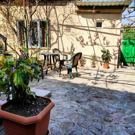 Guesthouse Ttt Tiflis Exterior foto
