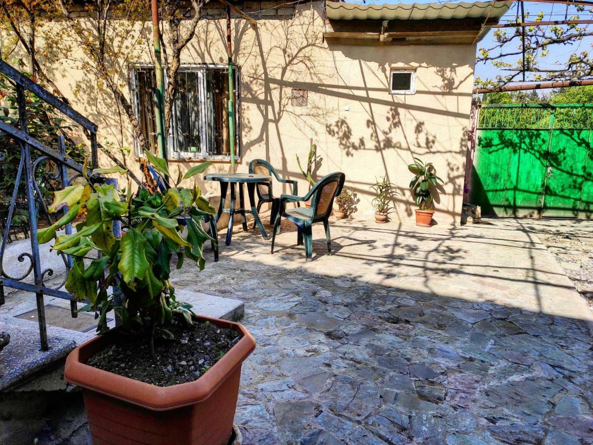 Guesthouse Ttt Tiflis Exterior foto