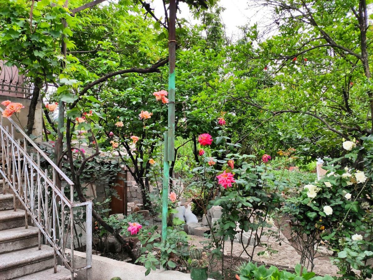 Guesthouse Ttt Tiflis Exterior foto